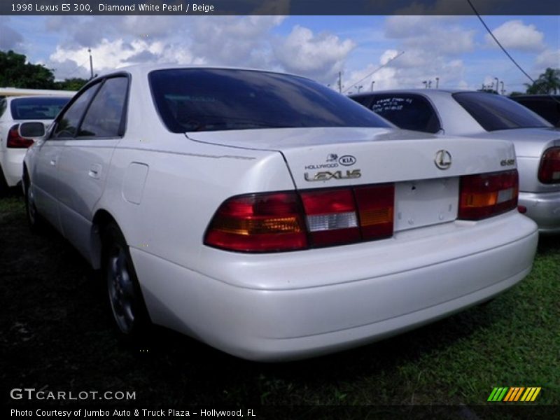 Diamond White Pearl / Beige 1998 Lexus ES 300