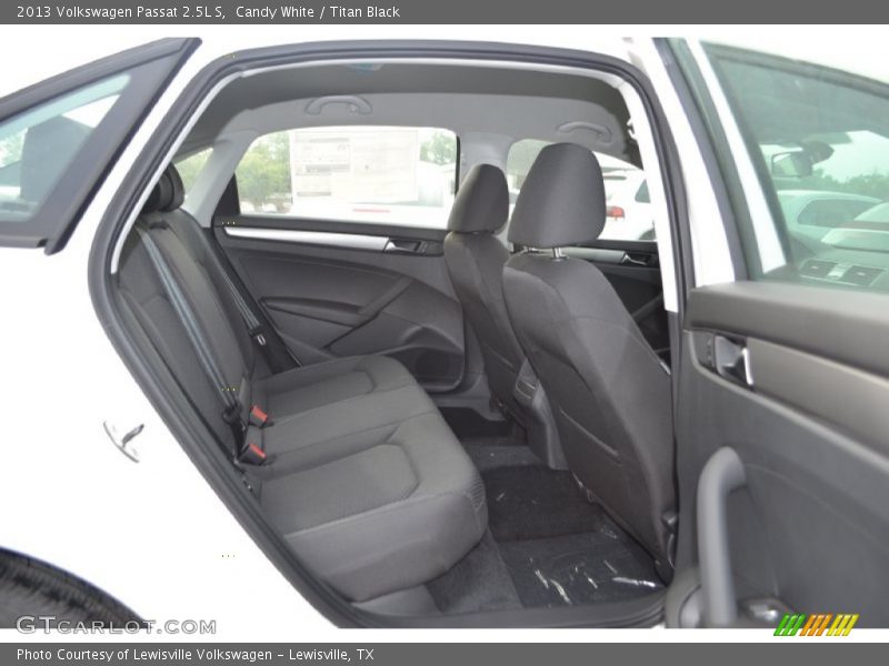 Candy White / Titan Black 2013 Volkswagen Passat 2.5L S