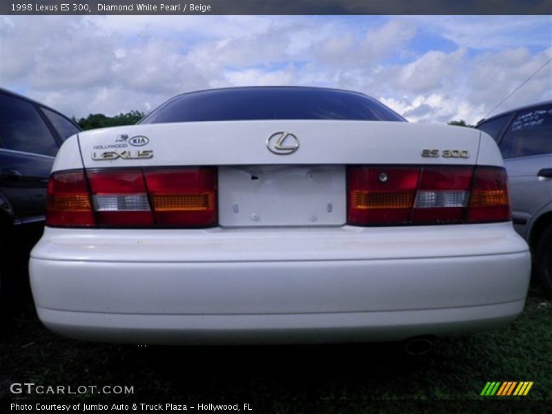 Diamond White Pearl / Beige 1998 Lexus ES 300