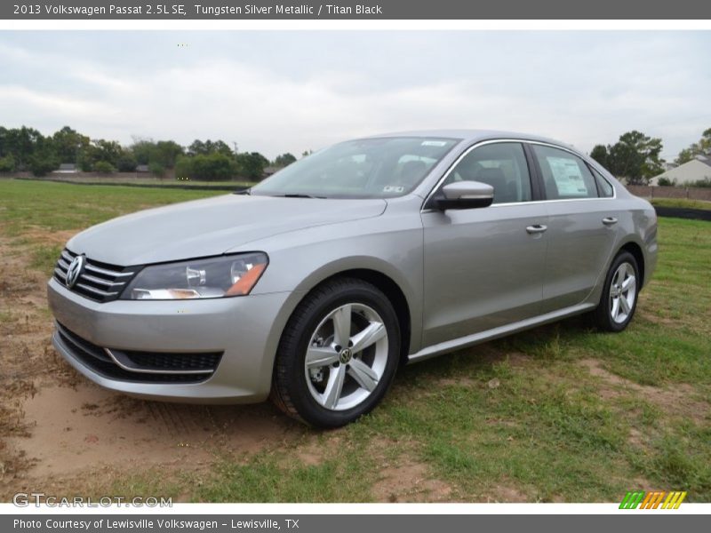 Tungsten Silver Metallic / Titan Black 2013 Volkswagen Passat 2.5L SE