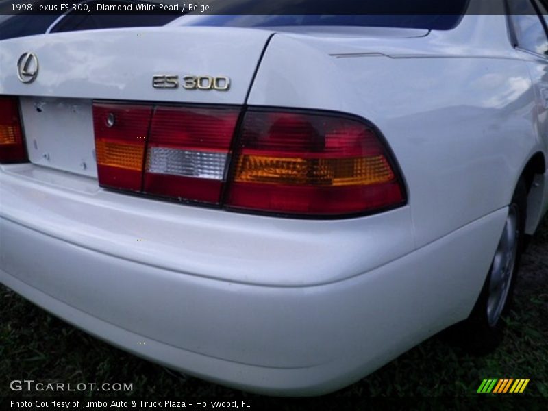 Diamond White Pearl / Beige 1998 Lexus ES 300