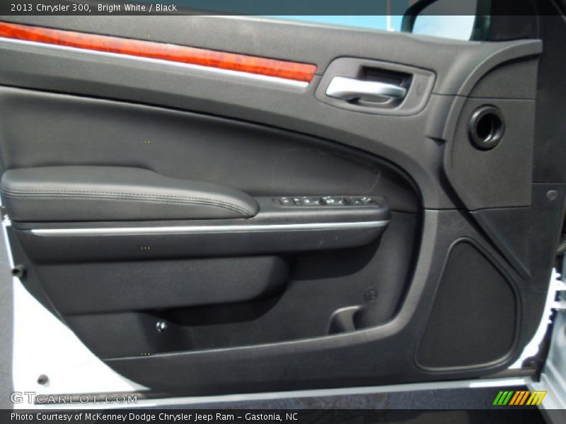 Bright White / Black 2013 Chrysler 300