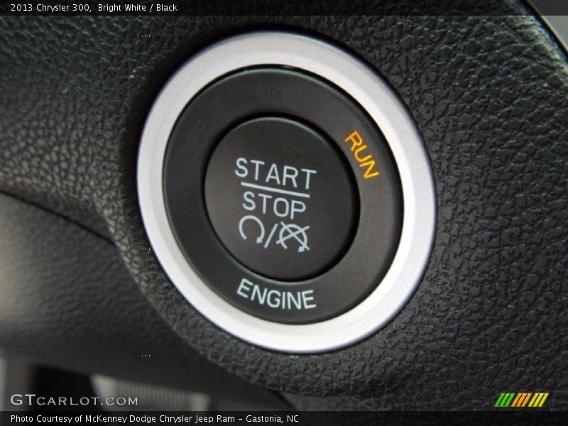 Bright White / Black 2013 Chrysler 300