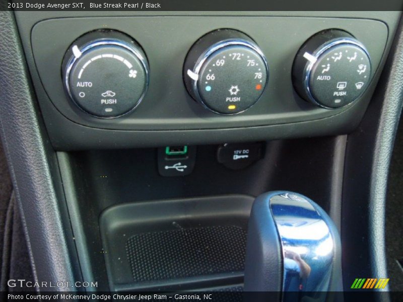 Blue Streak Pearl / Black 2013 Dodge Avenger SXT