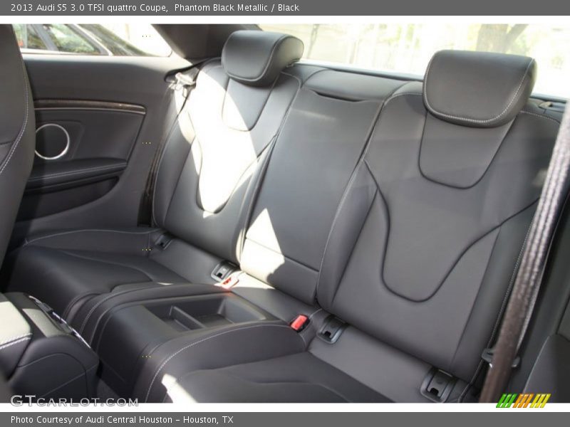 Rear Seat of 2013 S5 3.0 TFSI quattro Coupe