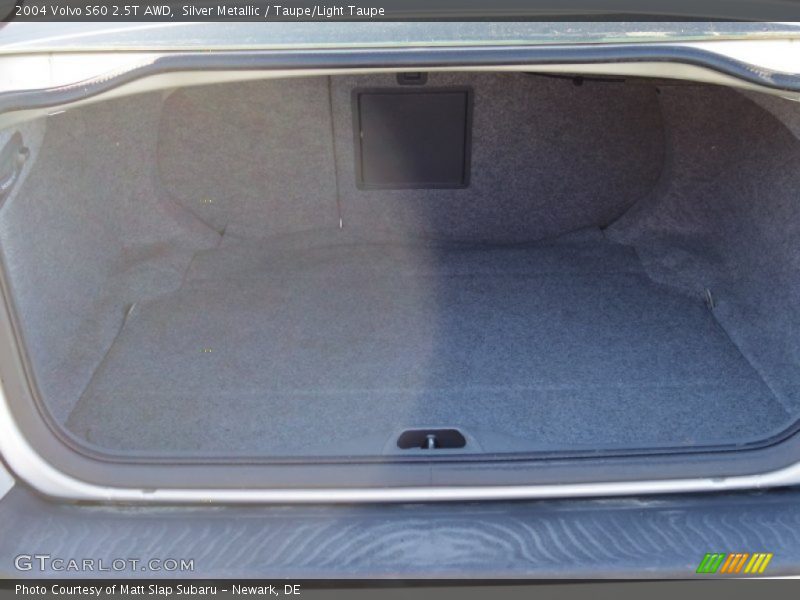 Silver Metallic / Taupe/Light Taupe 2004 Volvo S60 2.5T AWD