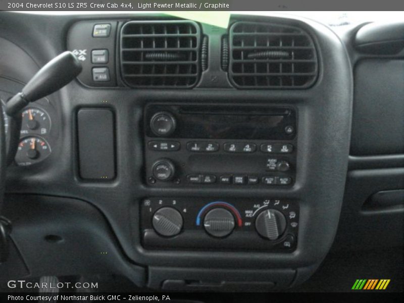 Light Pewter Metallic / Graphite 2004 Chevrolet S10 LS ZR5 Crew Cab 4x4