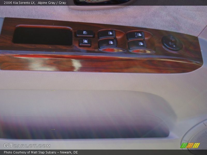 Alpine Gray / Gray 2006 Kia Sorento LX