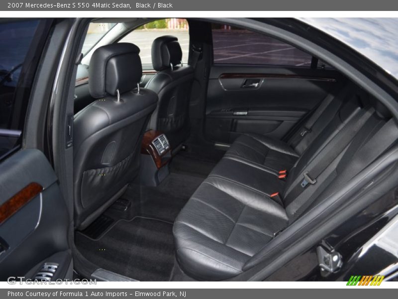 Black / Black 2007 Mercedes-Benz S 550 4Matic Sedan