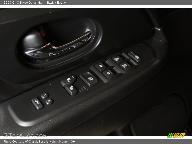 Black / Ebony 2009 GMC Envoy Denali 4x4