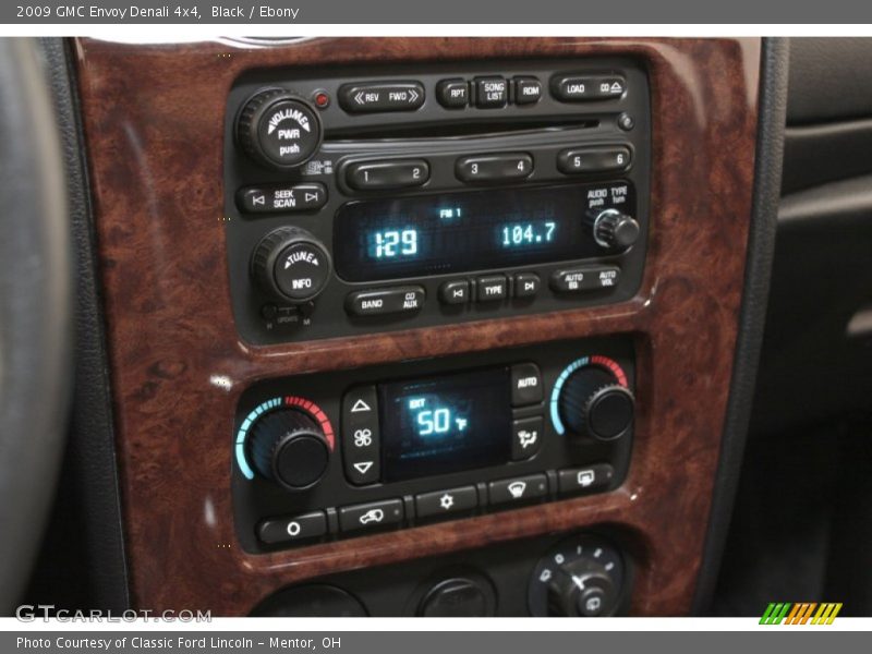 Controls of 2009 Envoy Denali 4x4