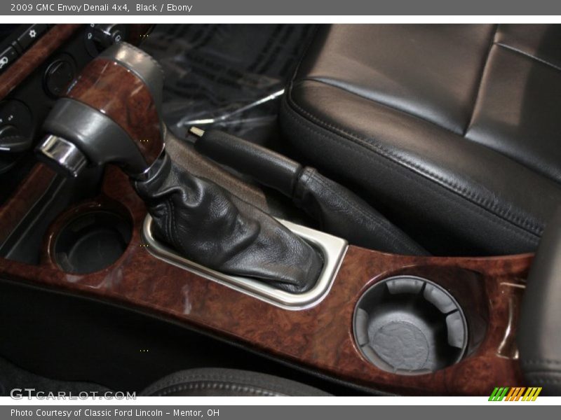 Black / Ebony 2009 GMC Envoy Denali 4x4