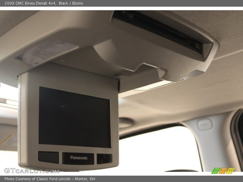 Black / Ebony 2009 GMC Envoy Denali 4x4