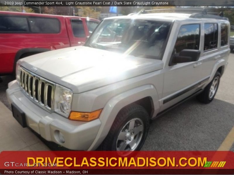 Light Graystone Pearl Coat / Dark Slate Gray/Light Graystone 2009 Jeep Commander Sport 4x4
