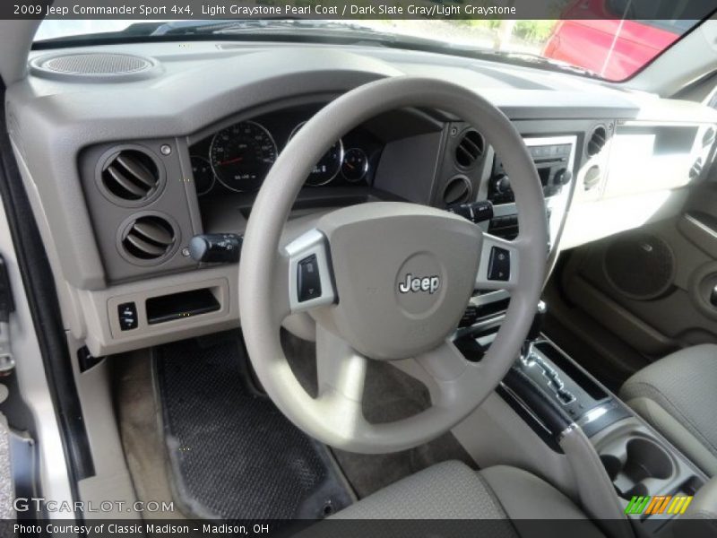 Light Graystone Pearl Coat / Dark Slate Gray/Light Graystone 2009 Jeep Commander Sport 4x4