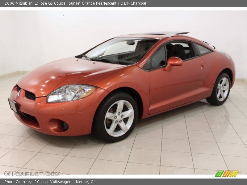 Front 3/4 View of 2006 Eclipse GS Coupe