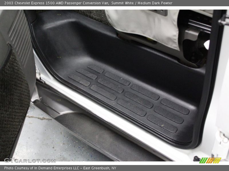 Summit White / Medium Dark Pewter 2003 Chevrolet Express 1500 AWD Passenger Conversion Van