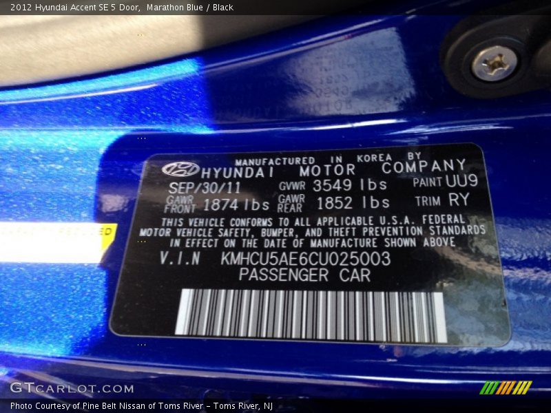 Marathon Blue / Black 2012 Hyundai Accent SE 5 Door