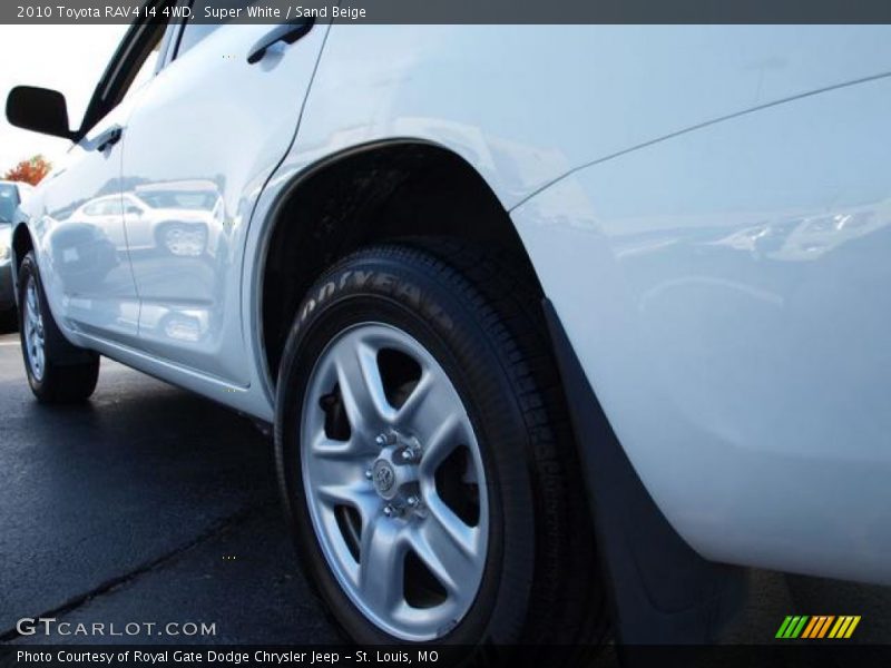 Super White / Sand Beige 2010 Toyota RAV4 I4 4WD
