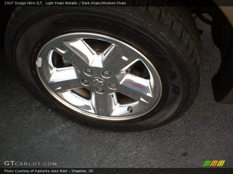 Light Khaki Metallic / Dark Khaki/Medium Khaki 2007 Dodge Nitro SLT