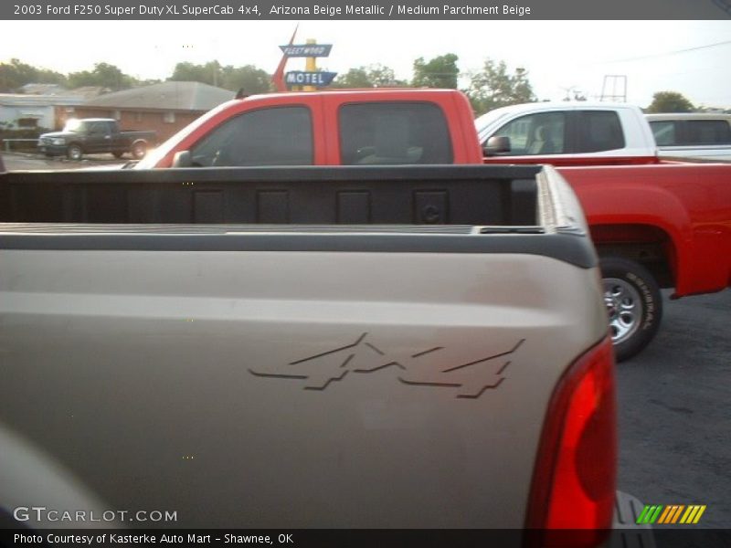 Arizona Beige Metallic / Medium Parchment Beige 2003 Ford F250 Super Duty XL SuperCab 4x4