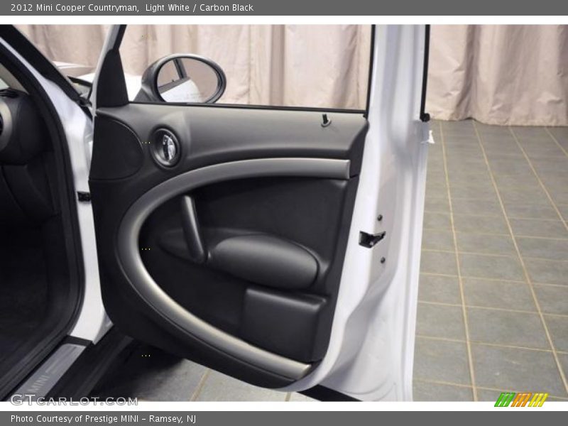 Light White / Carbon Black 2012 Mini Cooper Countryman