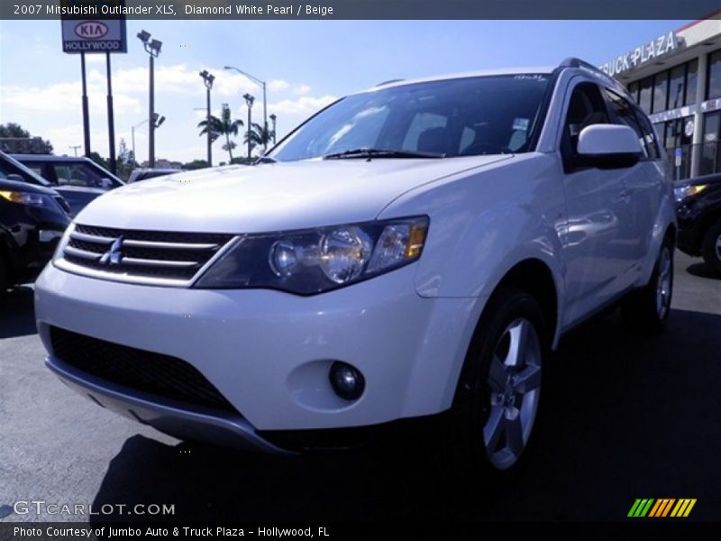 Diamond White Pearl / Beige 2007 Mitsubishi Outlander XLS