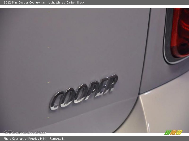 Light White / Carbon Black 2012 Mini Cooper Countryman