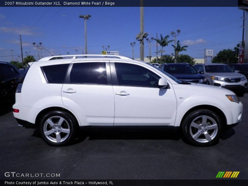 Diamond White Pearl / Beige 2007 Mitsubishi Outlander XLS