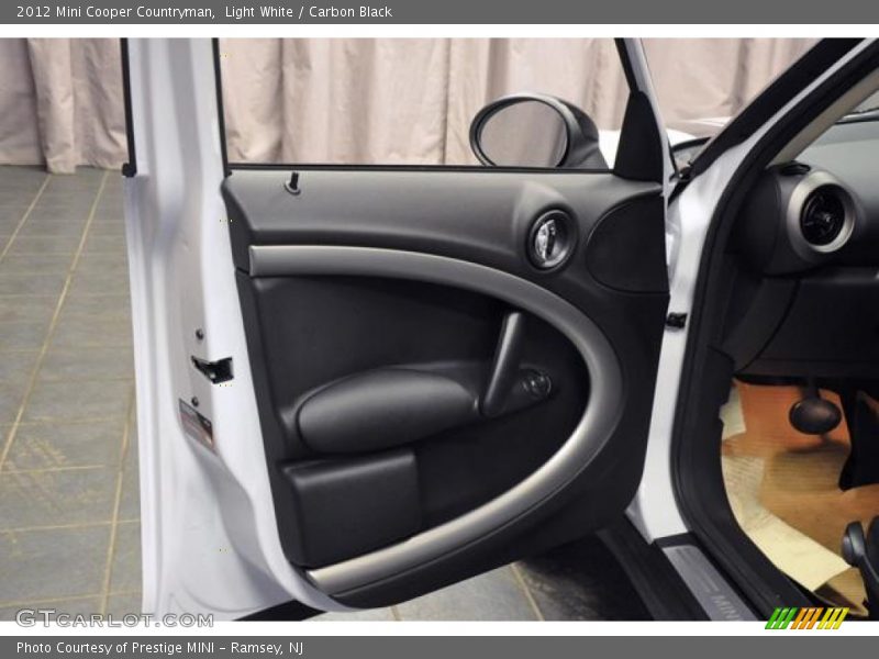 Light White / Carbon Black 2012 Mini Cooper Countryman