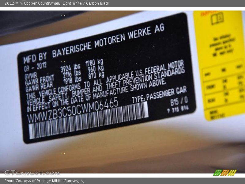 Light White / Carbon Black 2012 Mini Cooper Countryman