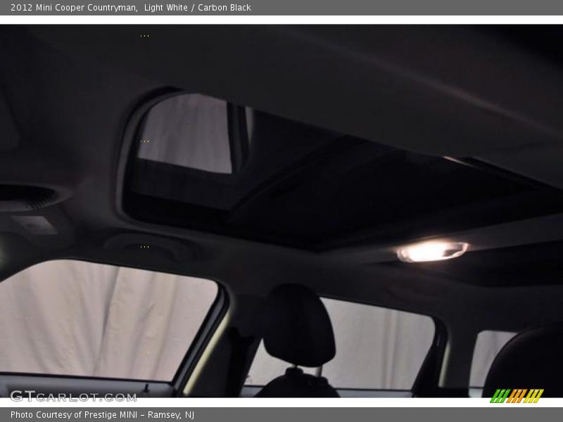 Light White / Carbon Black 2012 Mini Cooper Countryman