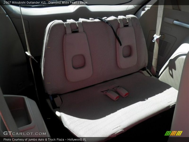 Diamond White Pearl / Beige 2007 Mitsubishi Outlander XLS