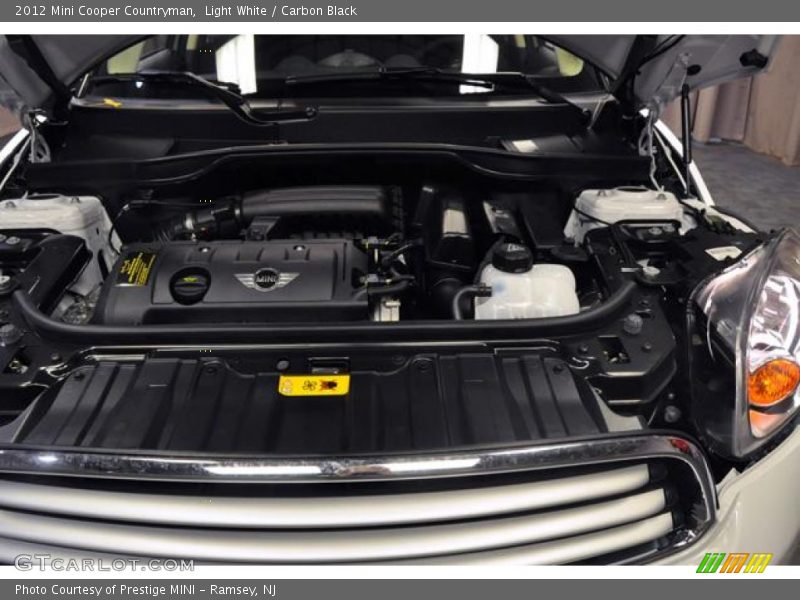 Light White / Carbon Black 2012 Mini Cooper Countryman