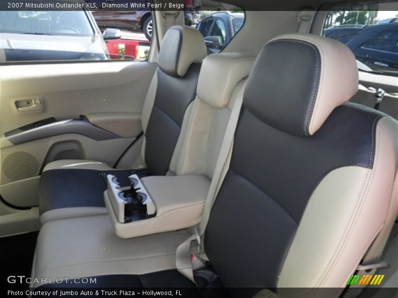 Diamond White Pearl / Beige 2007 Mitsubishi Outlander XLS