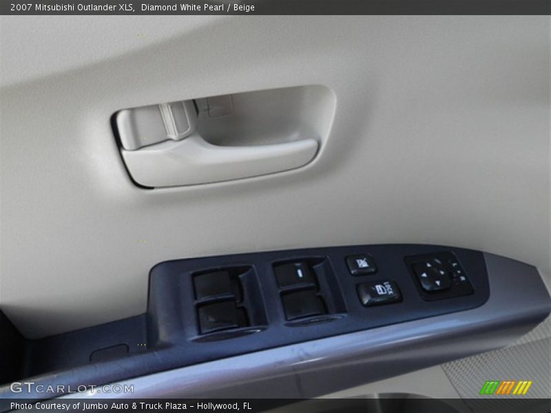 Diamond White Pearl / Beige 2007 Mitsubishi Outlander XLS