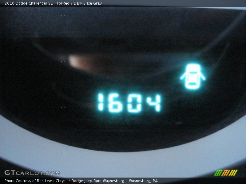TorRed / Dark Slate Gray 2010 Dodge Challenger SE