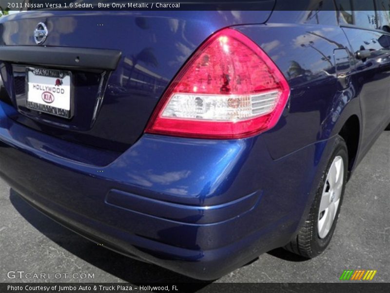 Blue Onyx Metallic / Charcoal 2011 Nissan Versa 1.6 Sedan