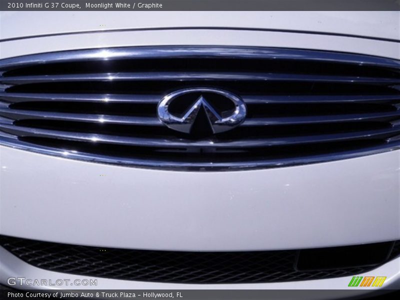 Moonlight White / Graphite 2010 Infiniti G 37 Coupe
