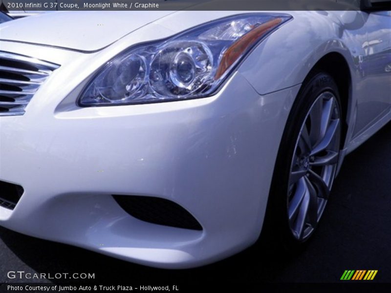 Moonlight White / Graphite 2010 Infiniti G 37 Coupe