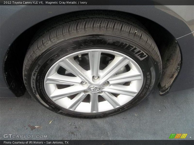 Magnetic Gray Metallic / Ivory 2012 Toyota Camry XLE V6