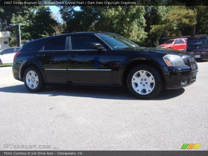 Brilliant Black Crystal Pearl / Dark Slate Gray/Light Graystone 2007 Dodge Magnum SE