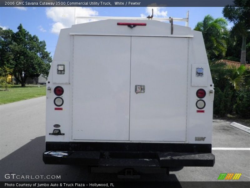 White / Pewter 2006 GMC Savana Cutaway 3500 Commercial Utility Truck