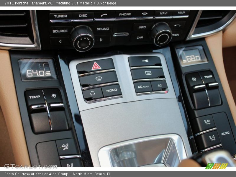 Controls of 2011 Panamera V6