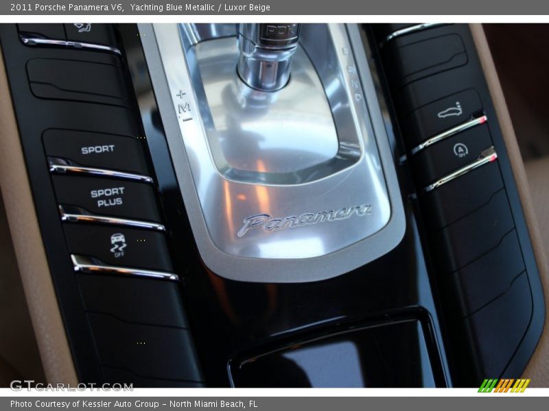 Controls of 2011 Panamera V6