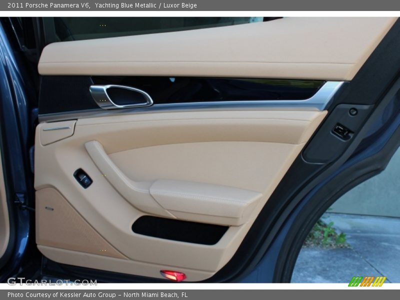 Door Panel of 2011 Panamera V6