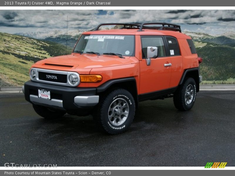 Front 3/4 View of 2013 FJ Cruiser 4WD
