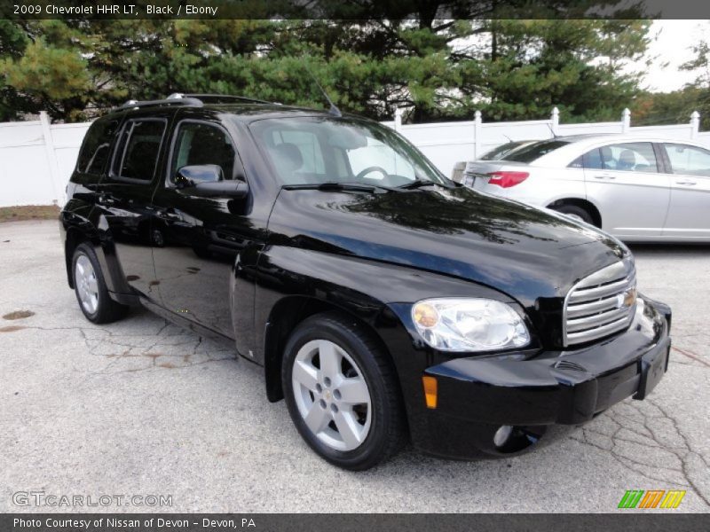 Front 3/4 View of 2009 HHR LT