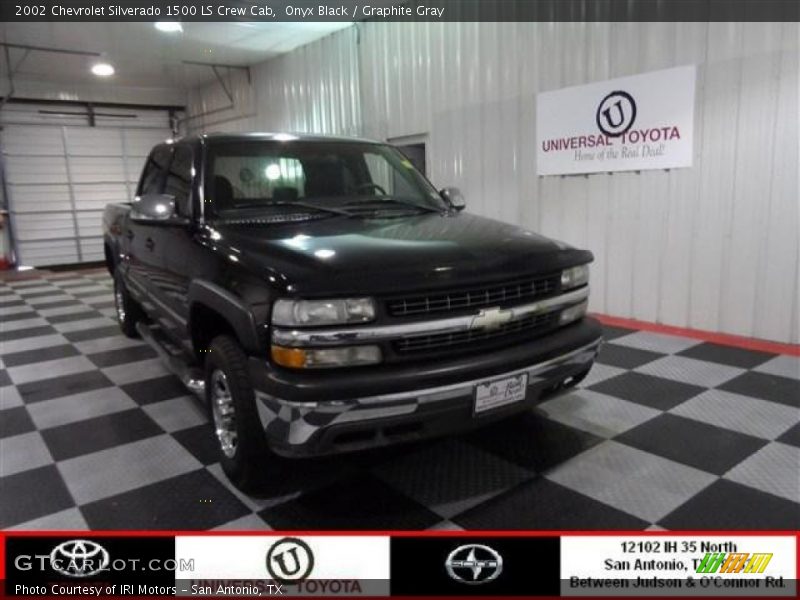 Onyx Black / Graphite Gray 2002 Chevrolet Silverado 1500 LS Crew Cab