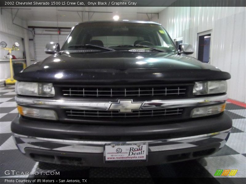Onyx Black / Graphite Gray 2002 Chevrolet Silverado 1500 LS Crew Cab